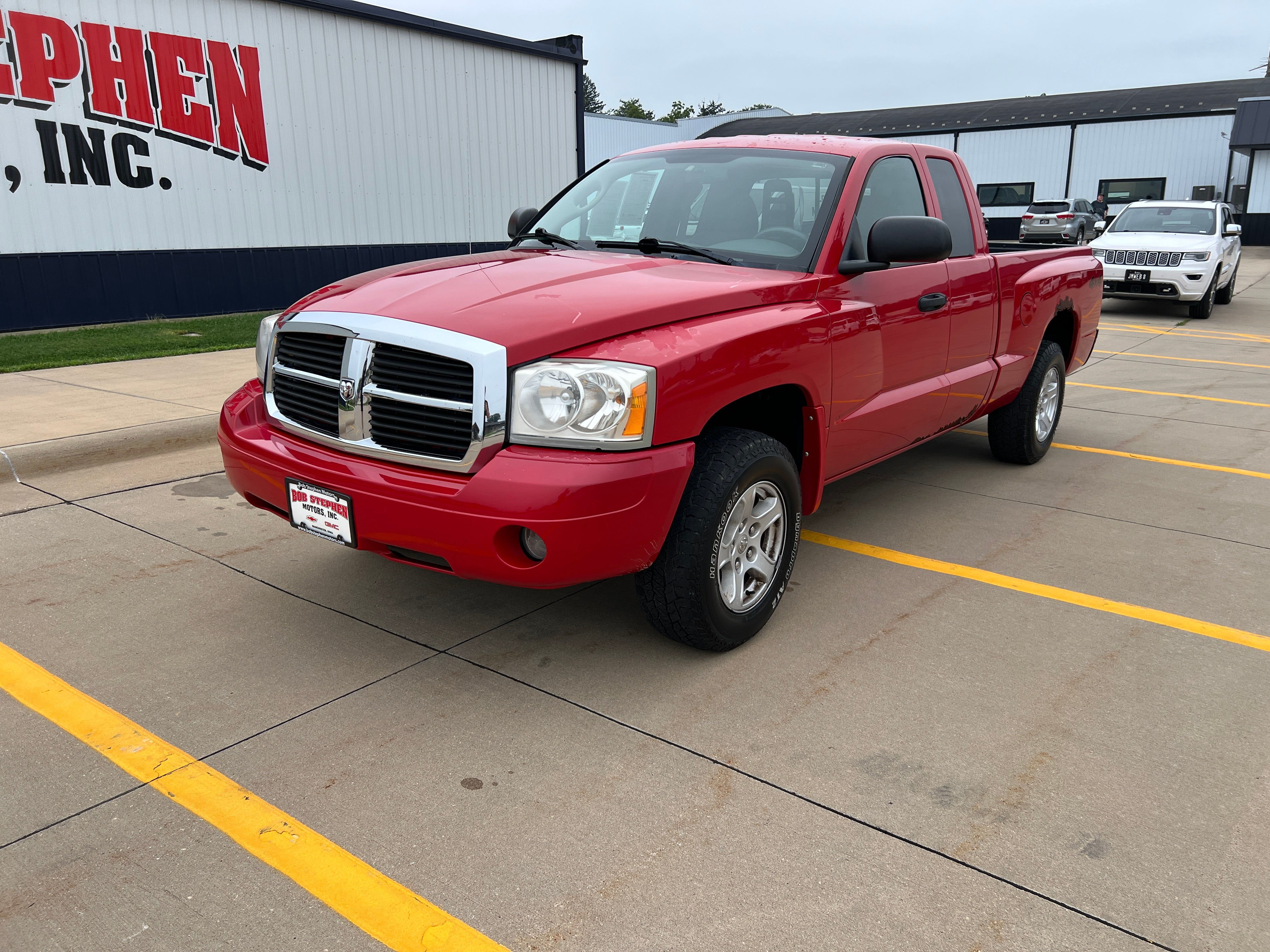Used 2007 Dodge Dakota SLT with VIN 1D7HW42K07S144319 for sale in Manchester, IA