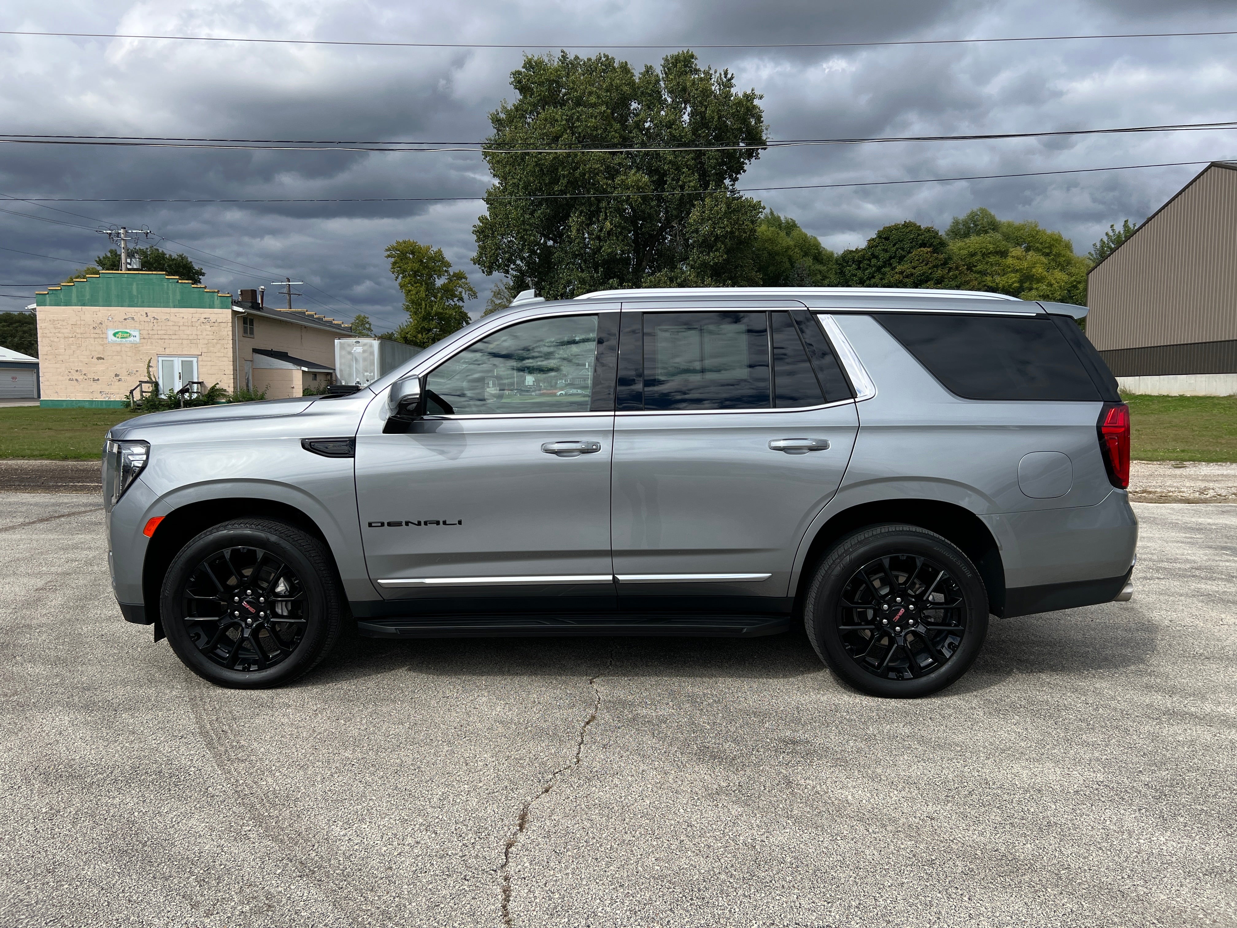 2023 GMC Yukon Denali