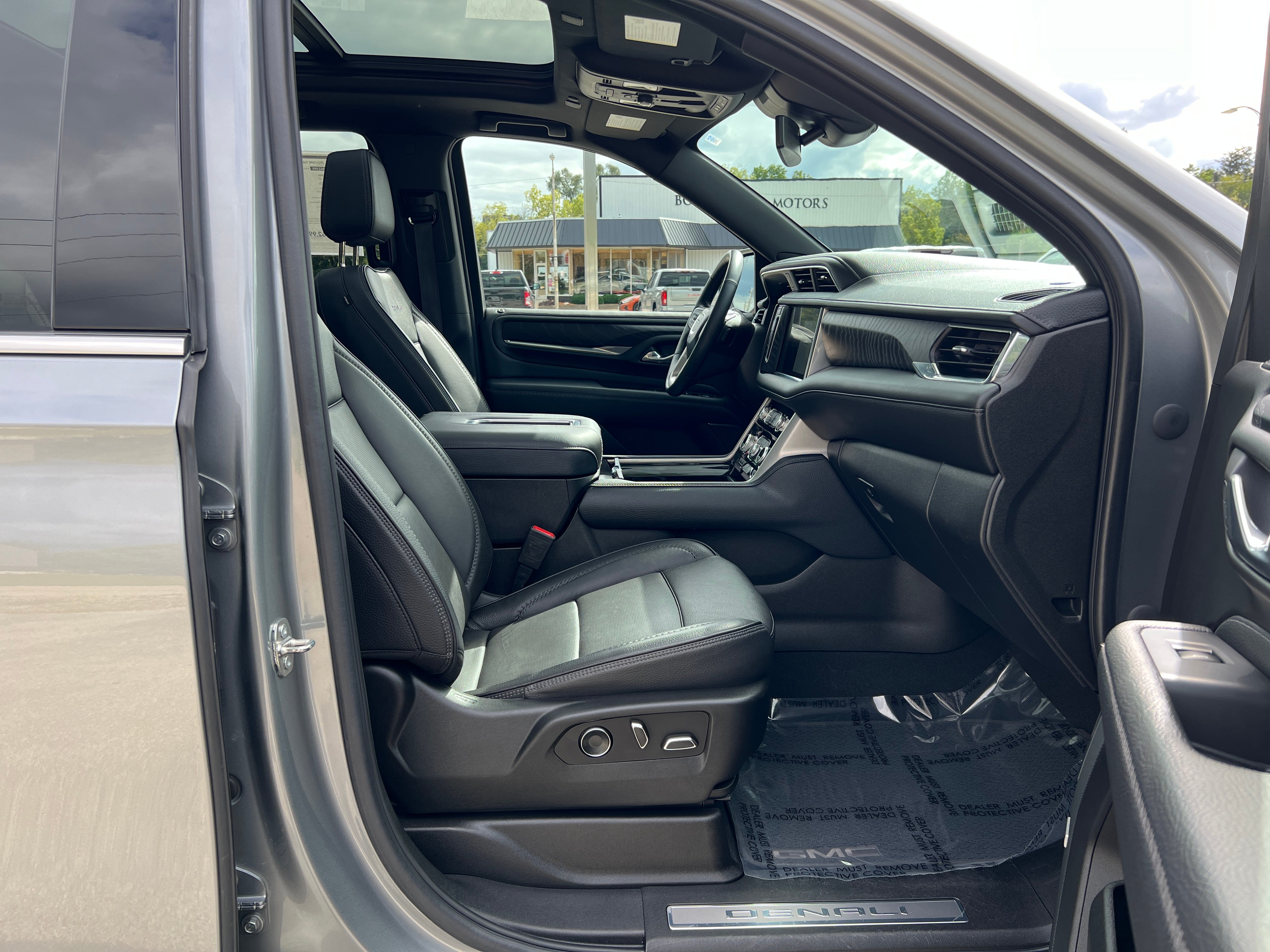 2023 GMC Yukon Denali