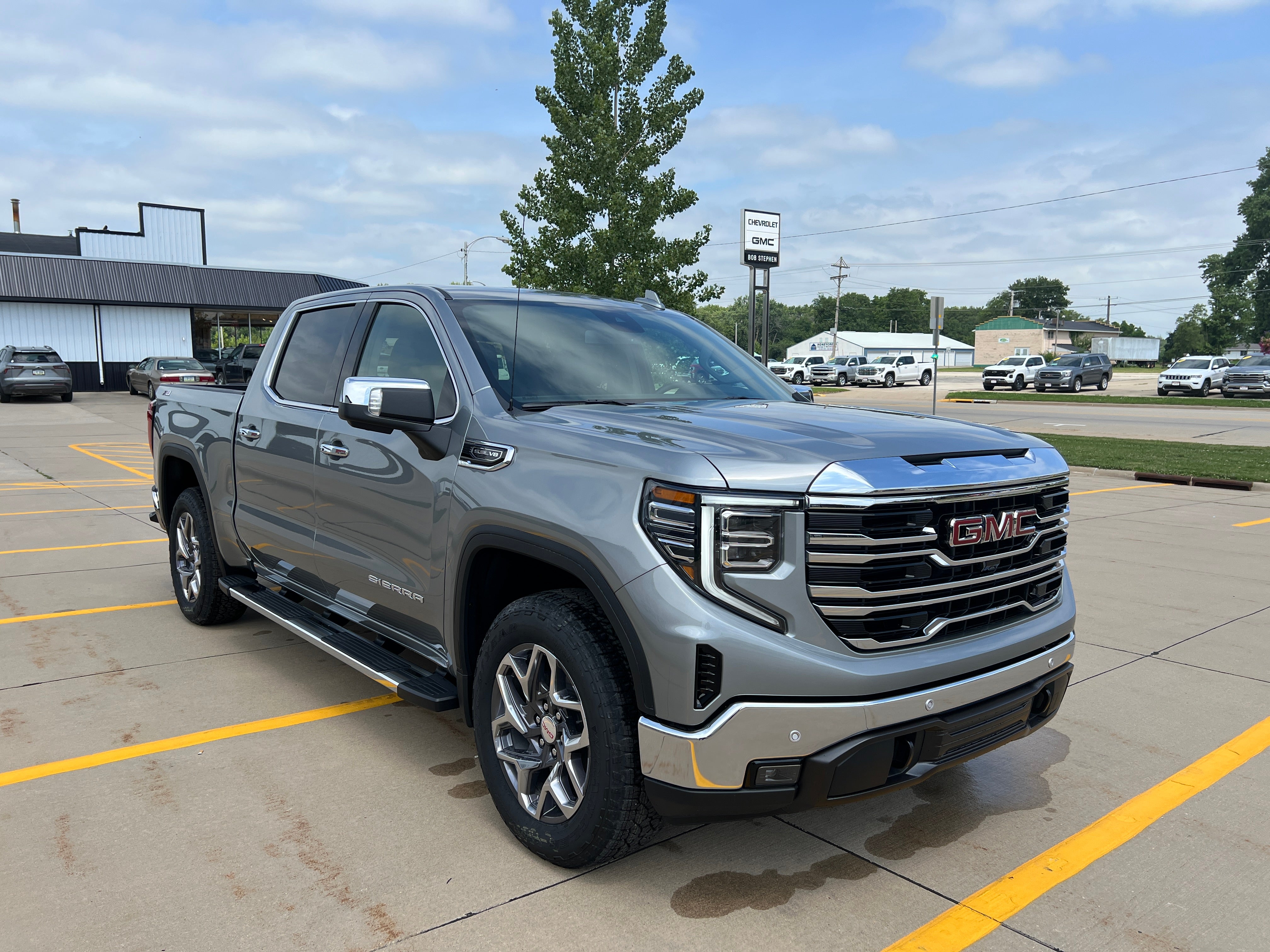 2026 GMC Sierra 1500 SLT