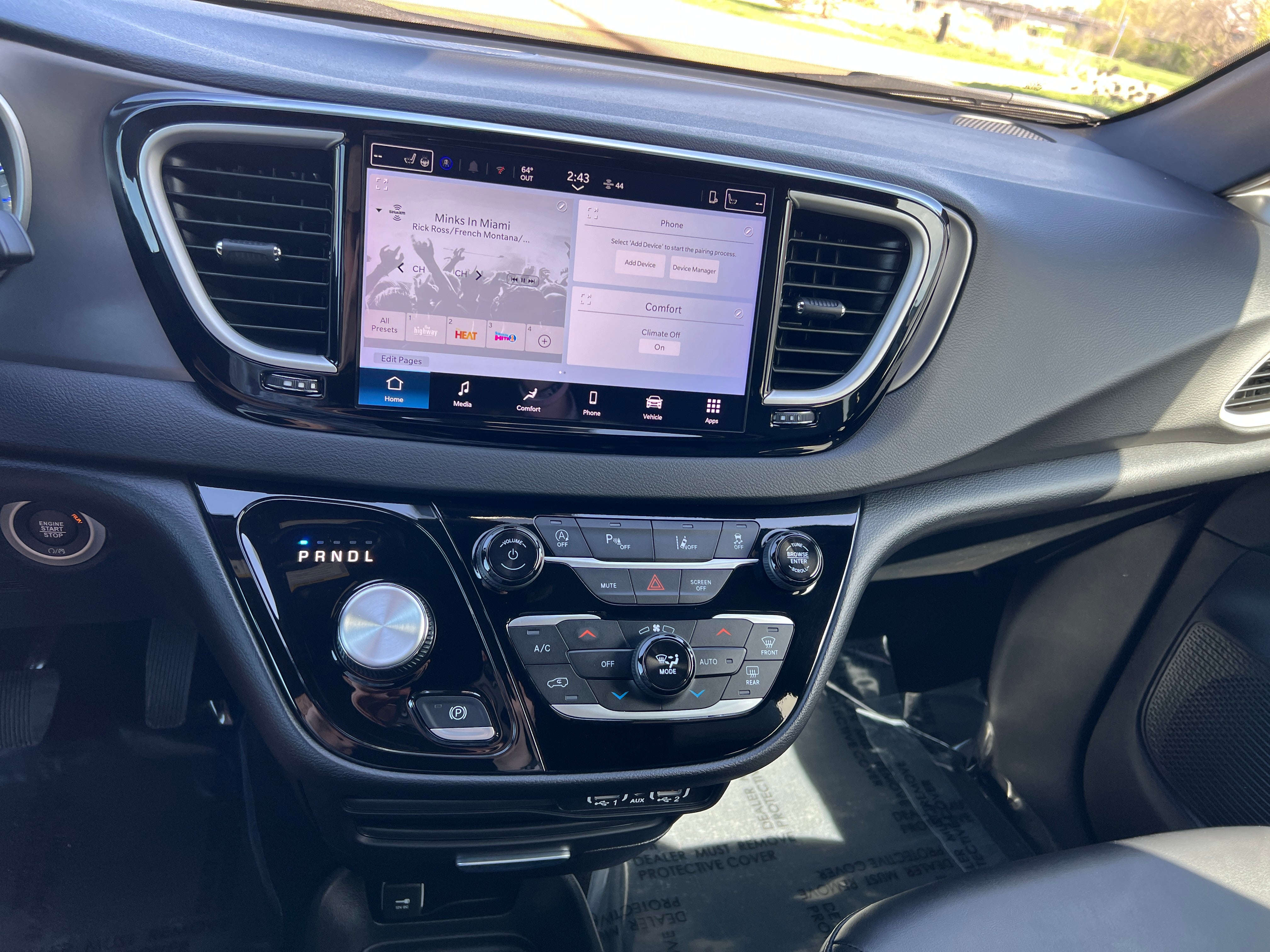 2025 Chrysler Pacifica Select