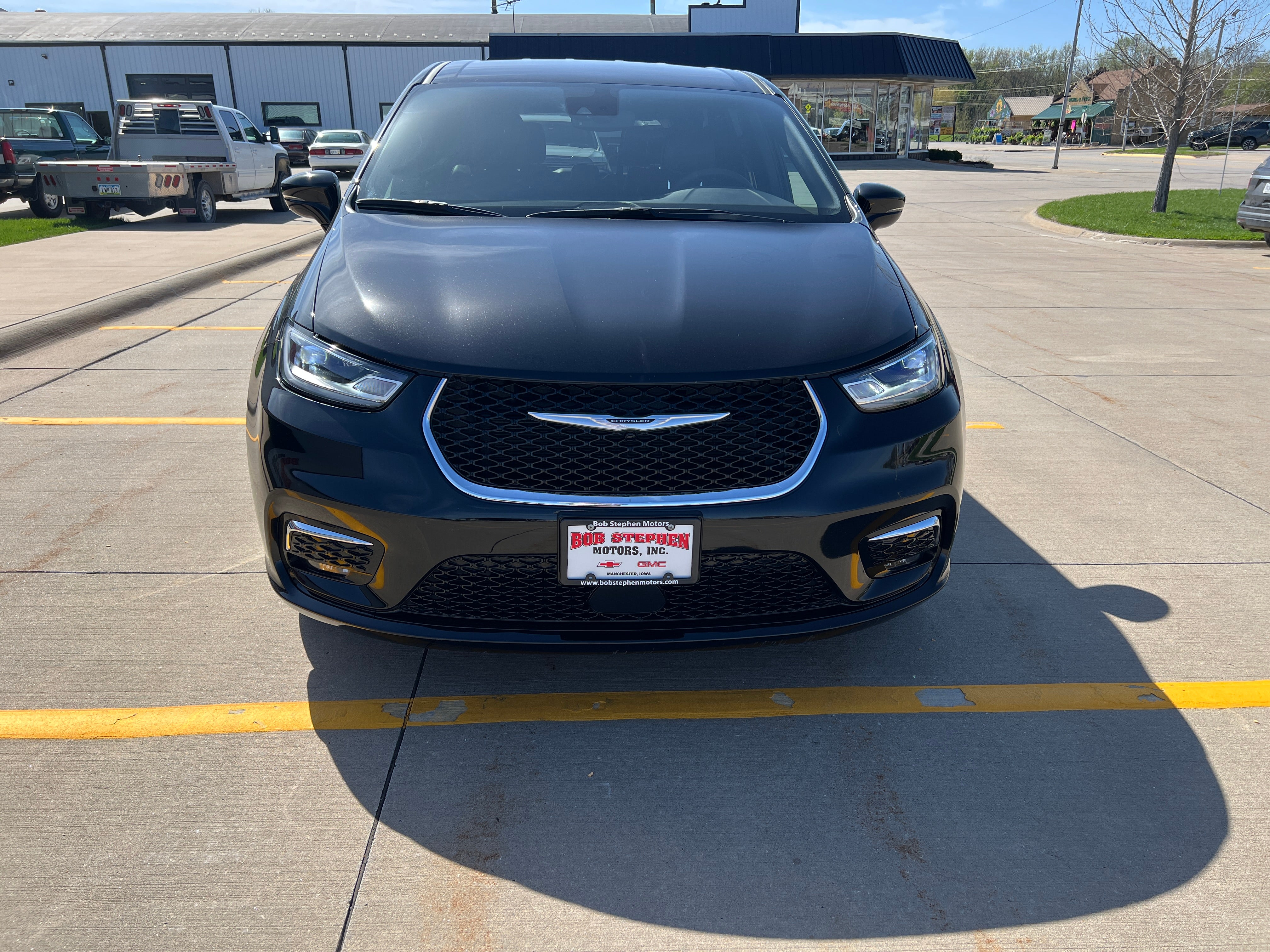2025 Chrysler Pacifica Select