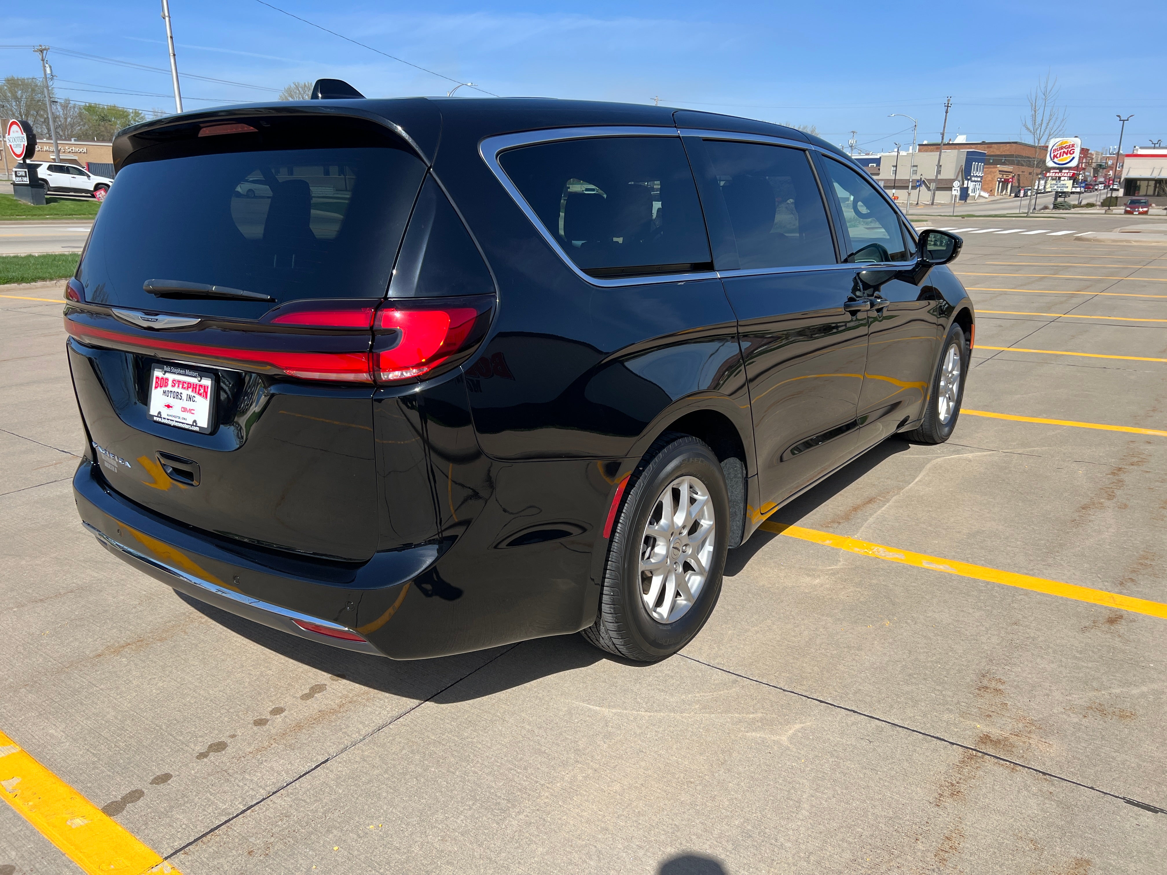 2025 Chrysler Pacifica Select