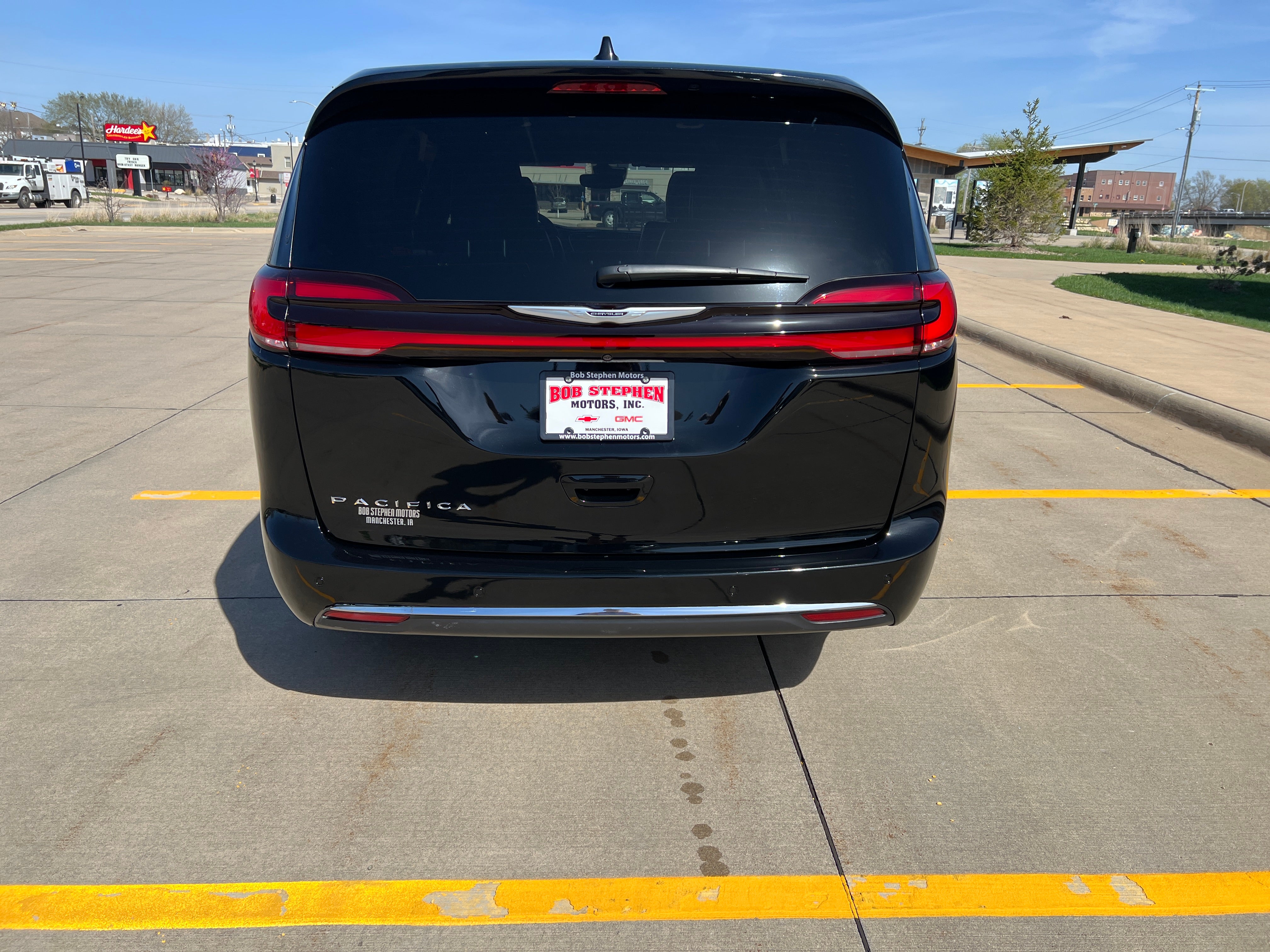 2025 Chrysler Pacifica Select