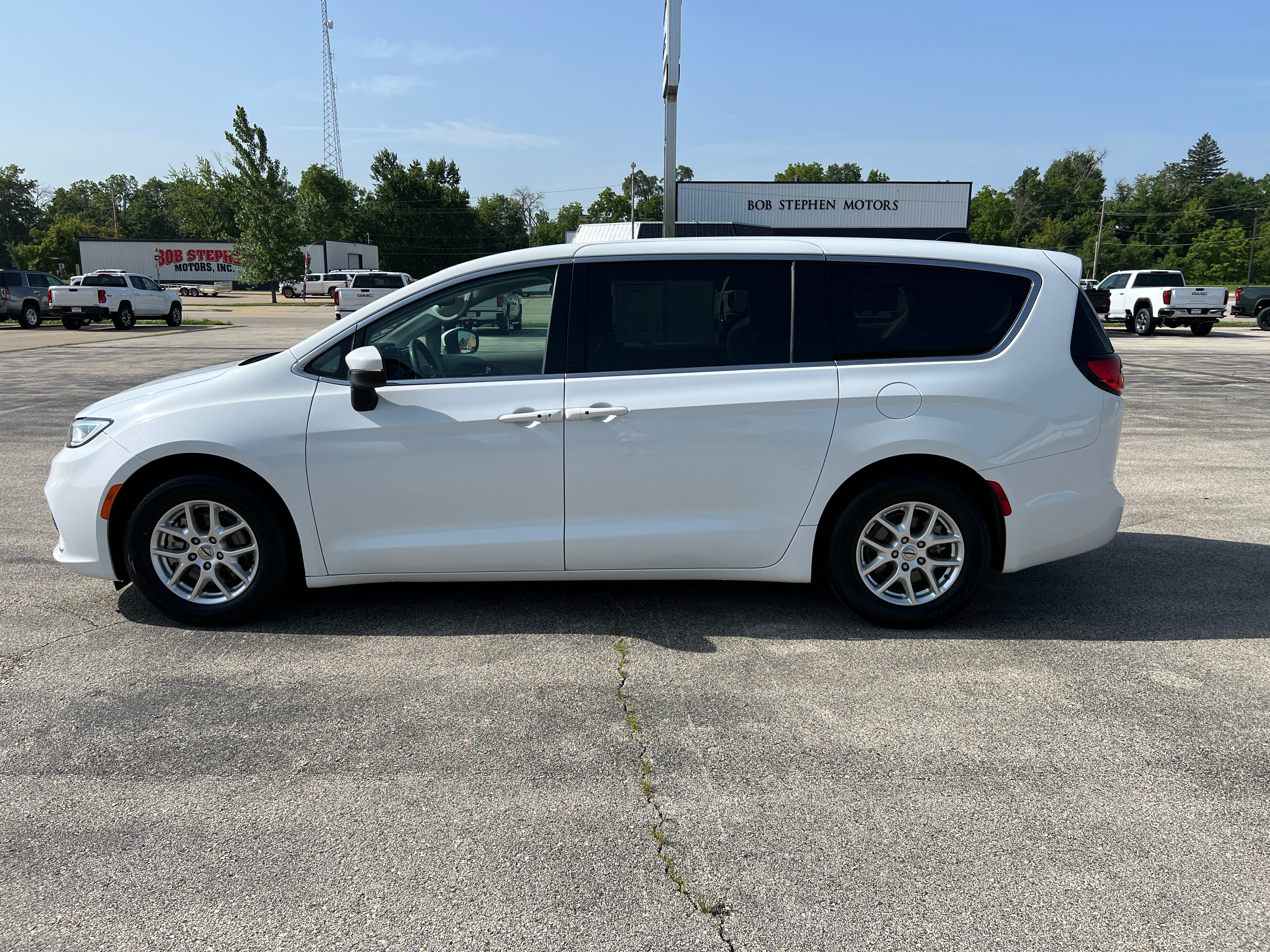 2023 Chrysler Pacifica Touring L