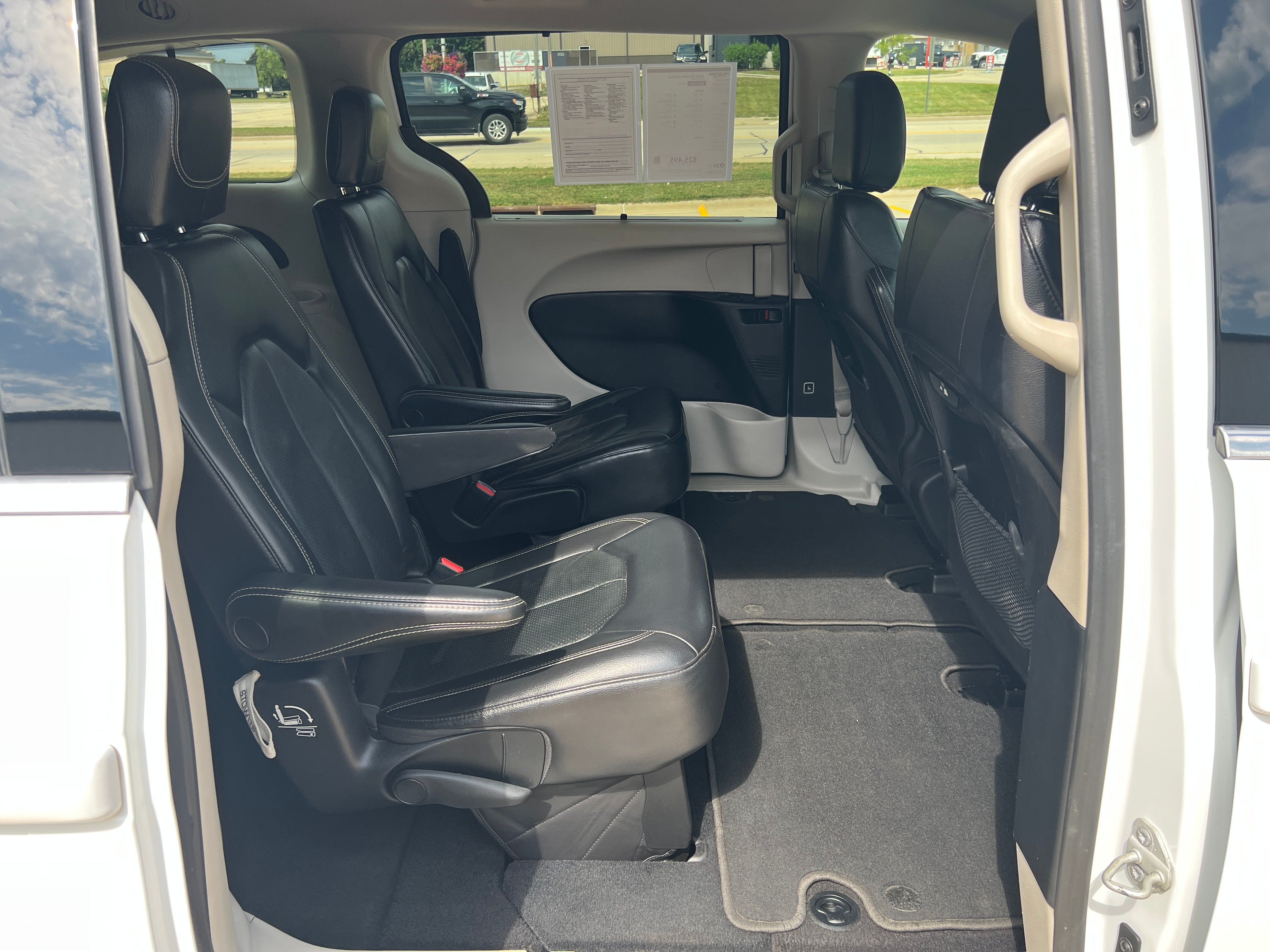 2022 Chrysler Pacifica Touring L