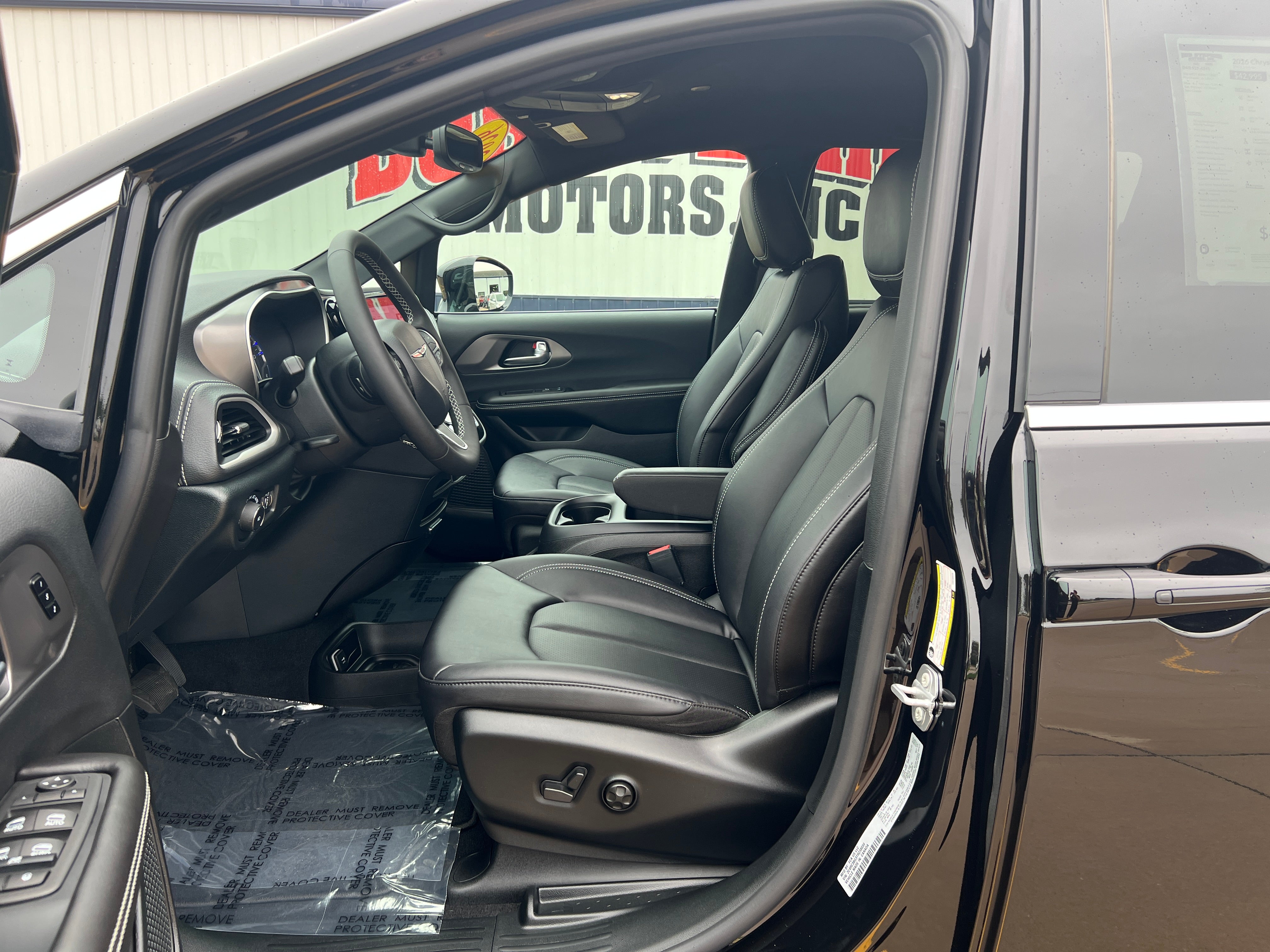 2026 Chrysler Pacifica Select - Photo 10