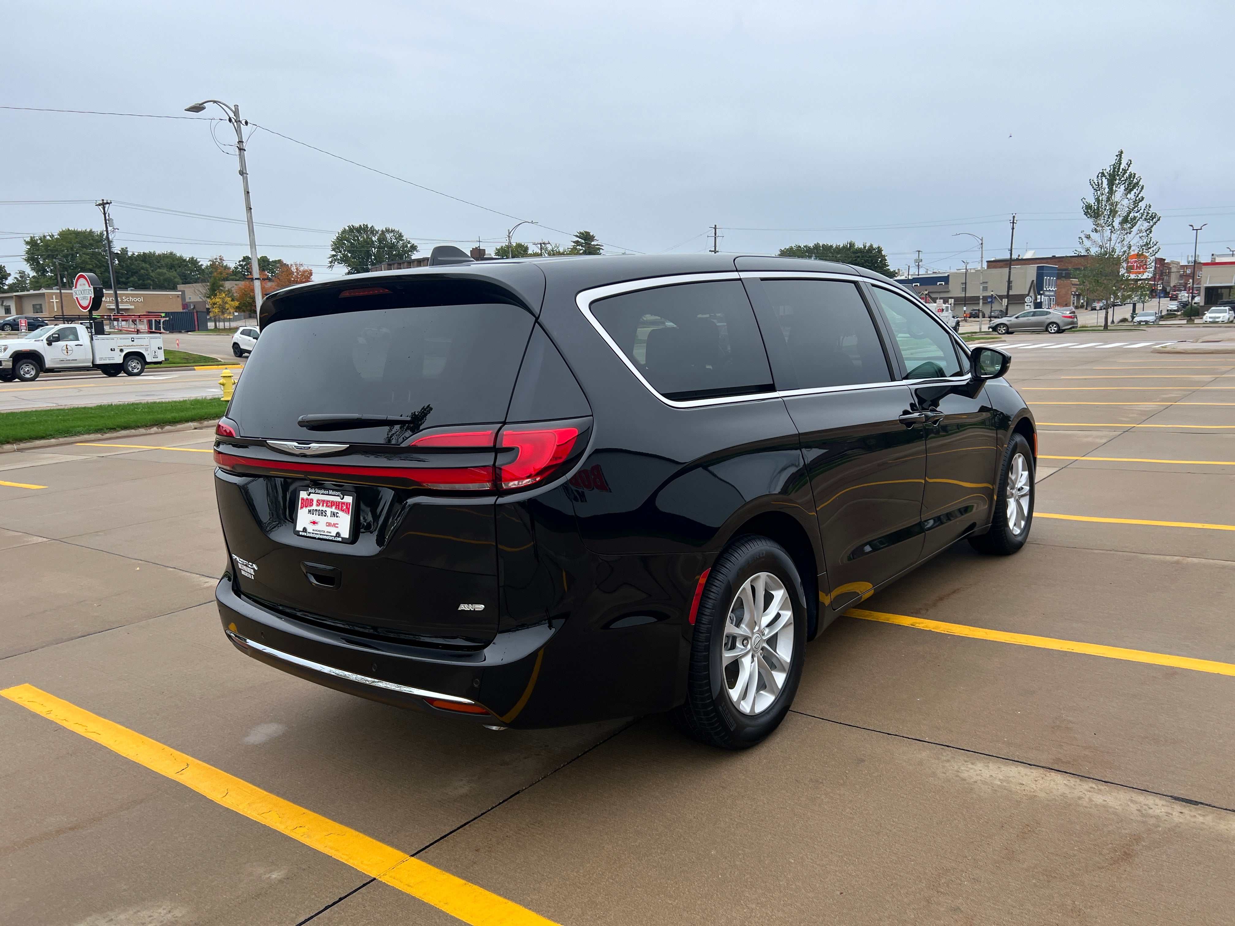 2026 Chrysler Pacifica Select - Photo 6