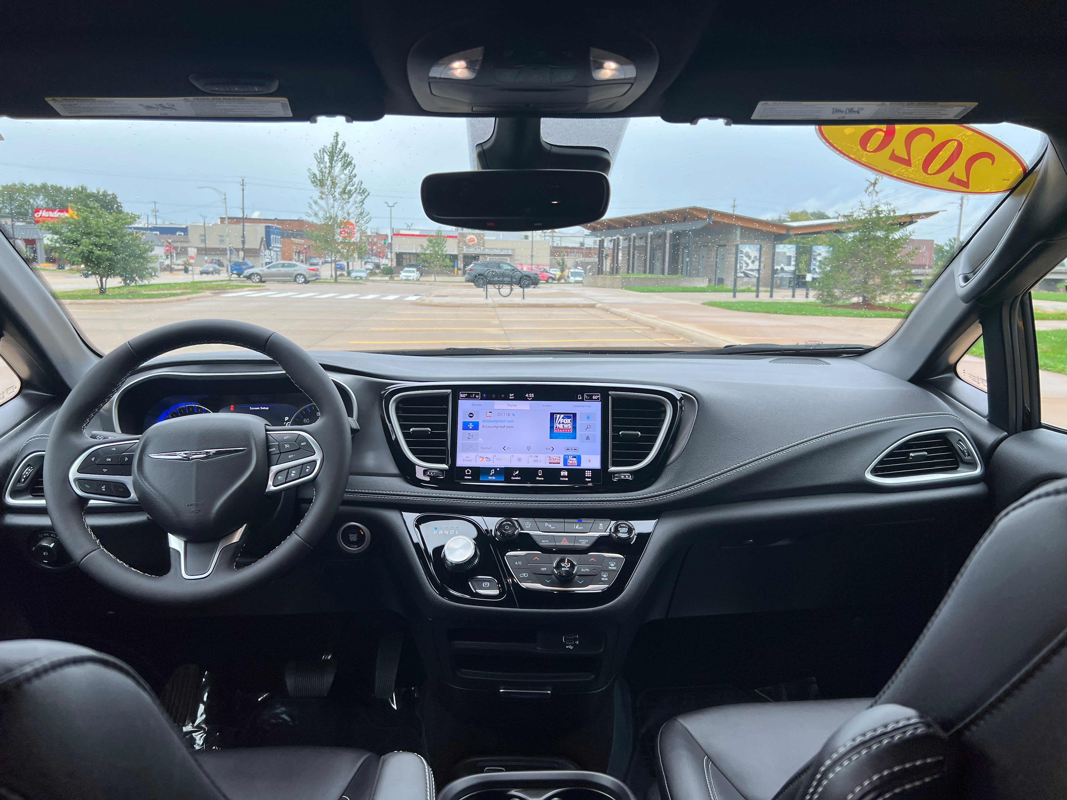 2026 Chrysler Pacifica Select