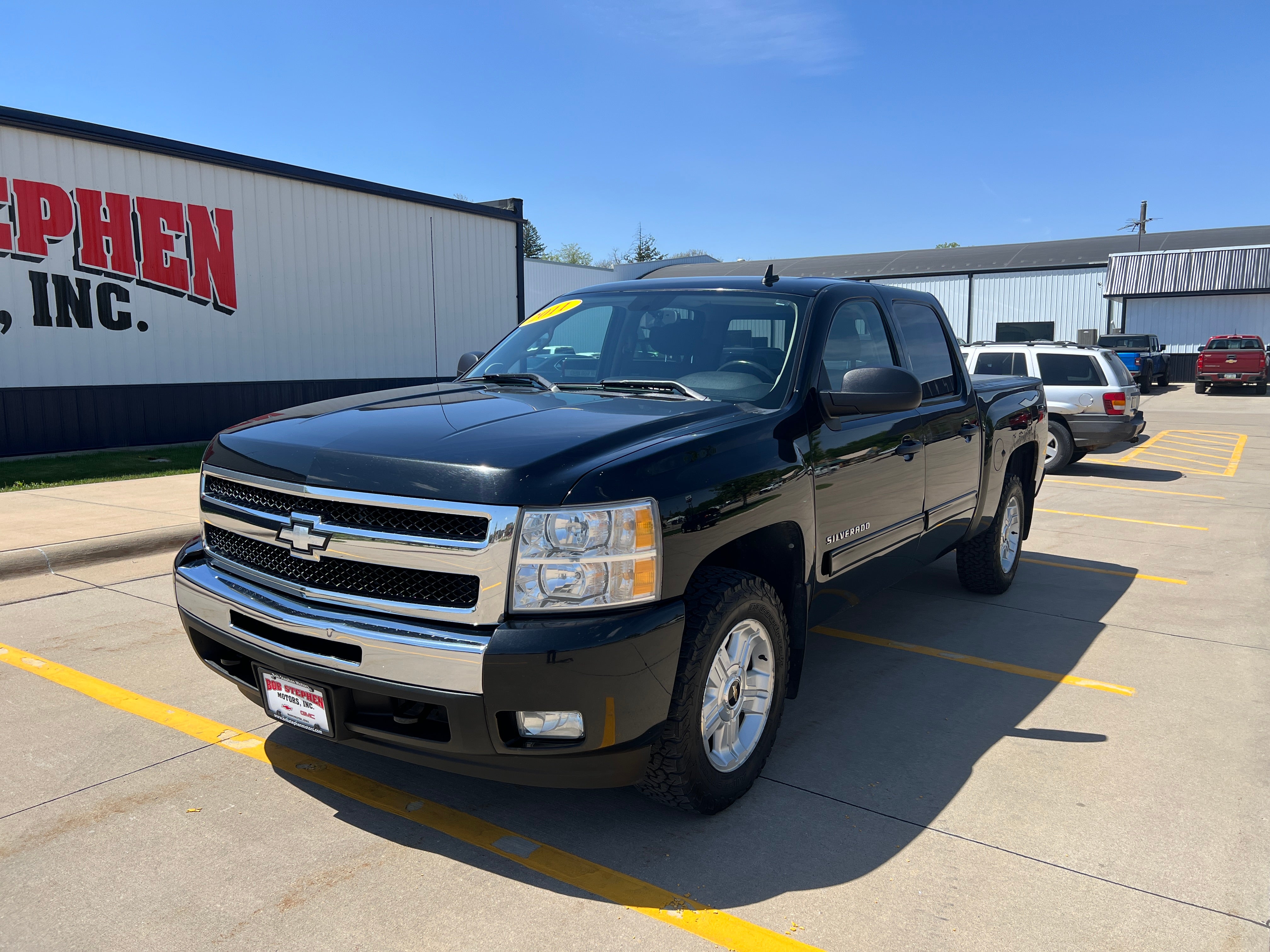 Used 2011 Chevrolet Silverado 1500 LT with VIN 3GCPKSE3XBG264123 for sale in Manchester, IA