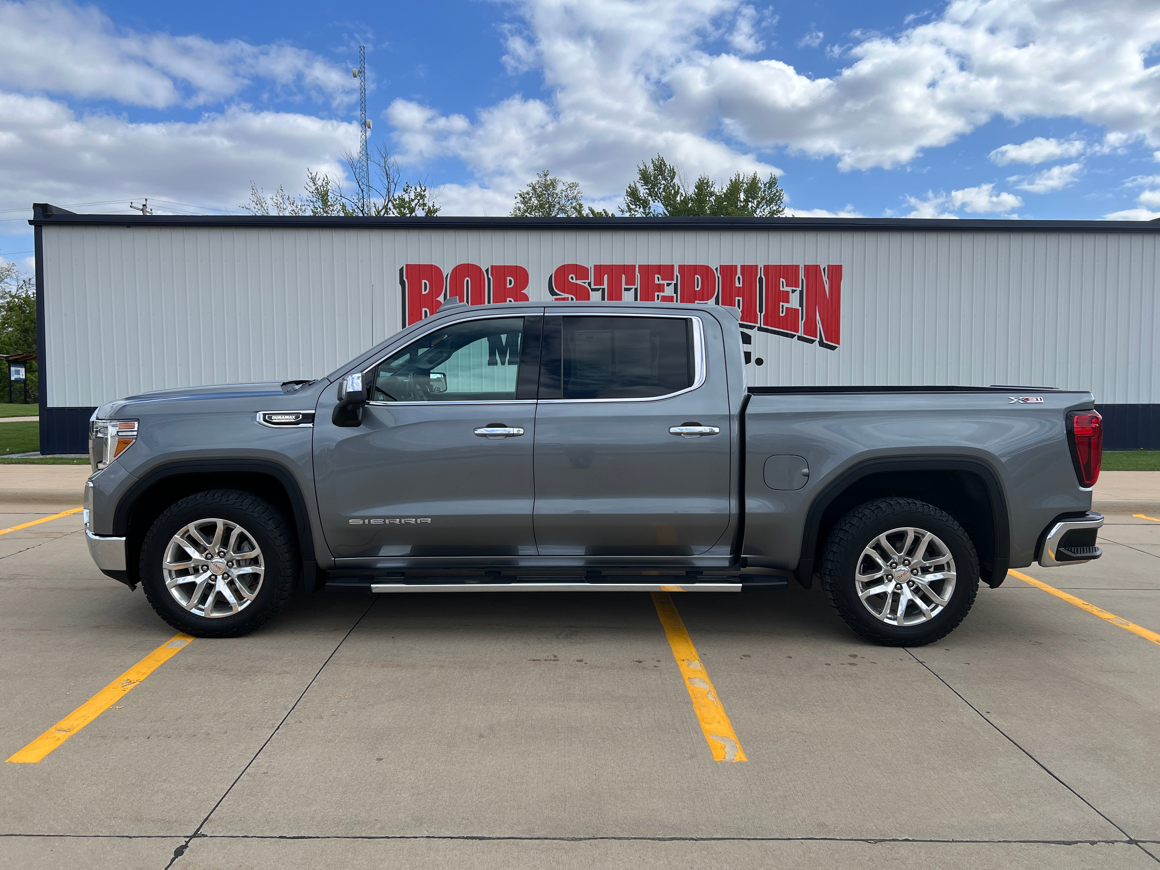 2021 GMC Sierra 4WD Crew Cab Short Box SLT's photo