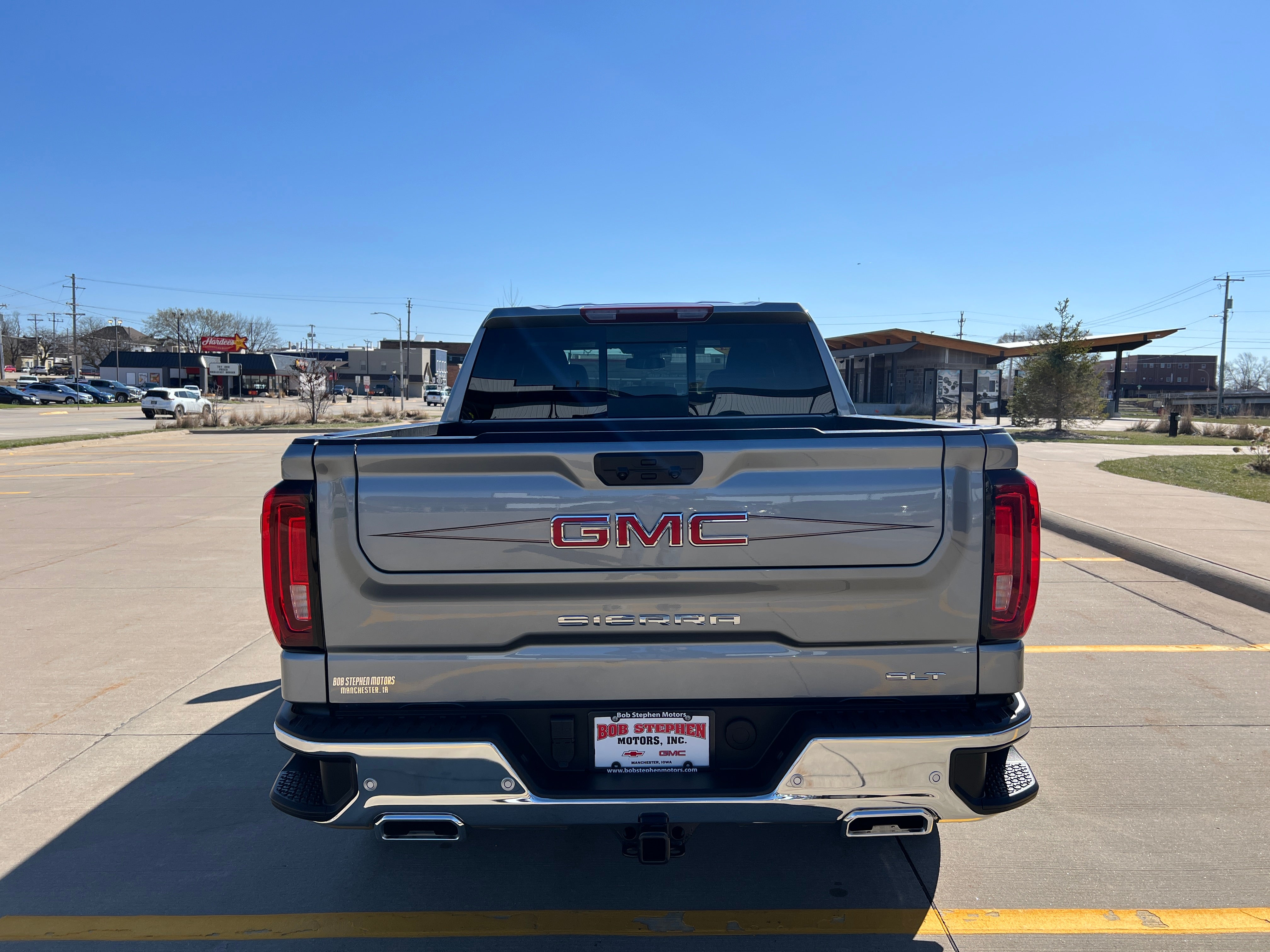 2024 GMC Sierra 1500 SLT