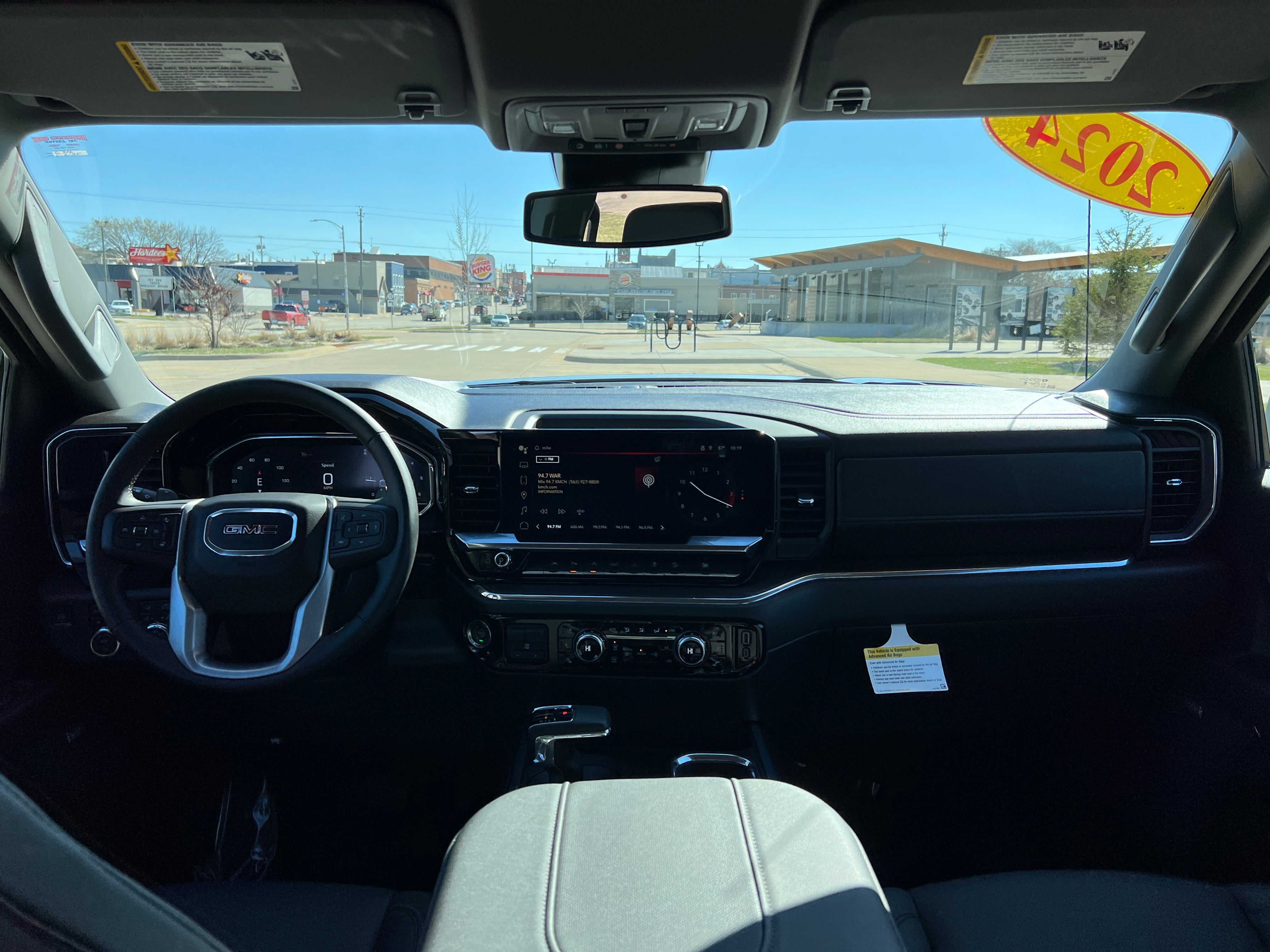 2024 GMC Sierra 1500 SLT