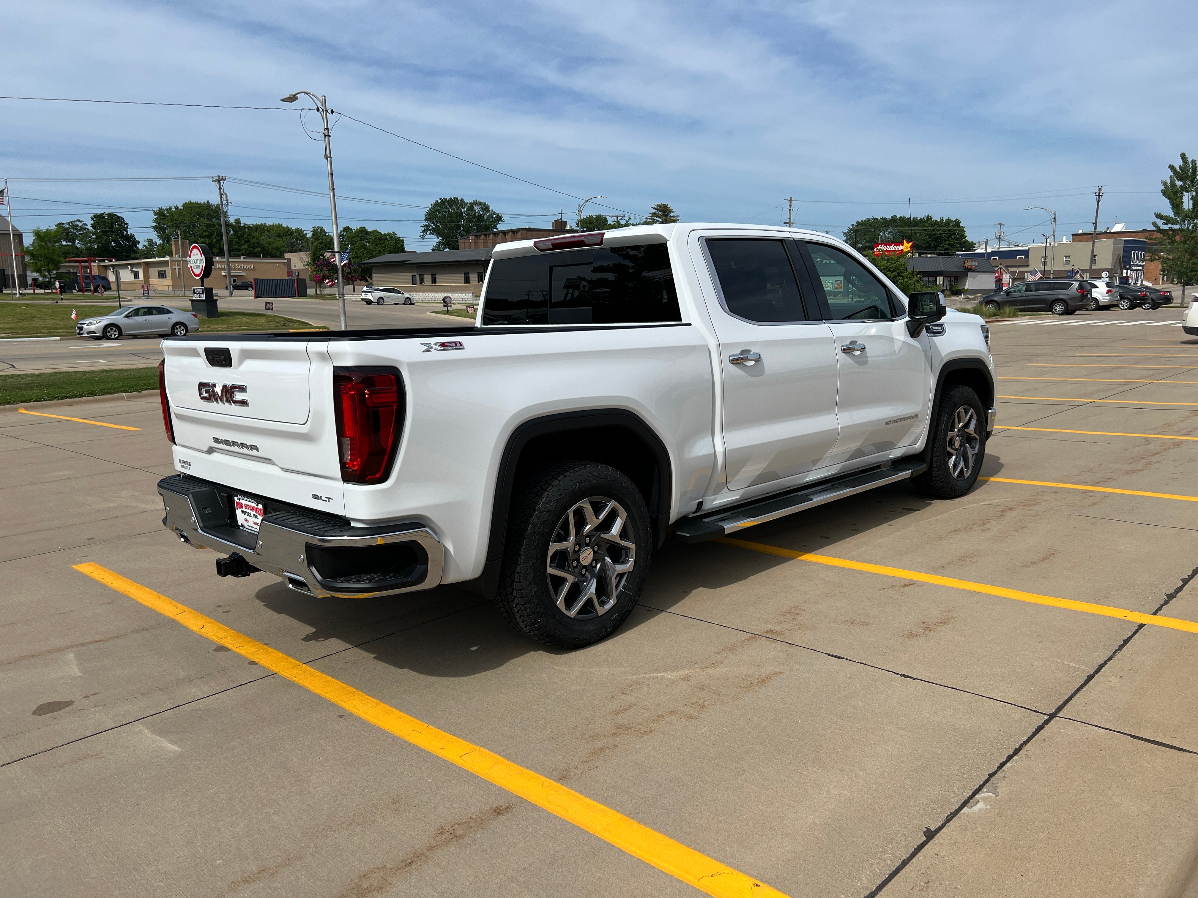 2026 GMC Sierra 1500 SLT