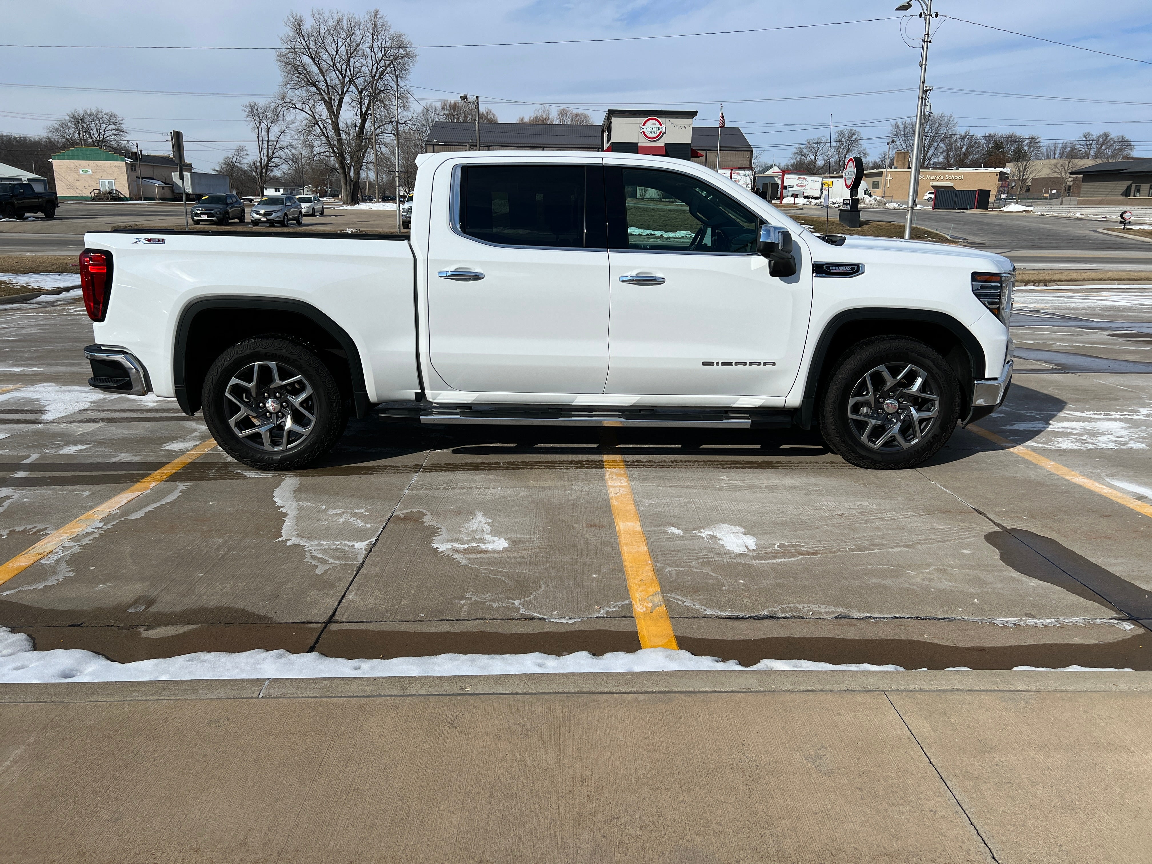 2023 GMC Sierra 1500 SLT