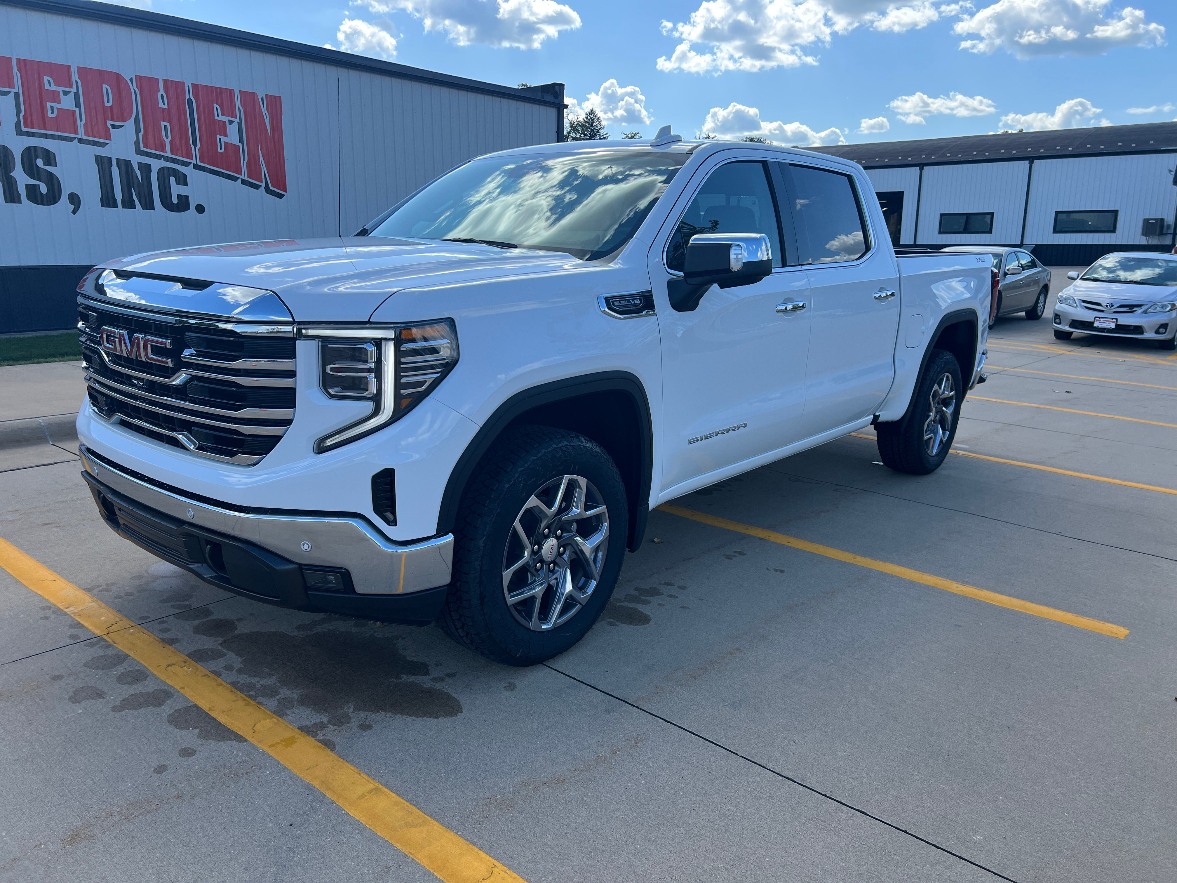 2026 GMC Sierra 1500 SLT