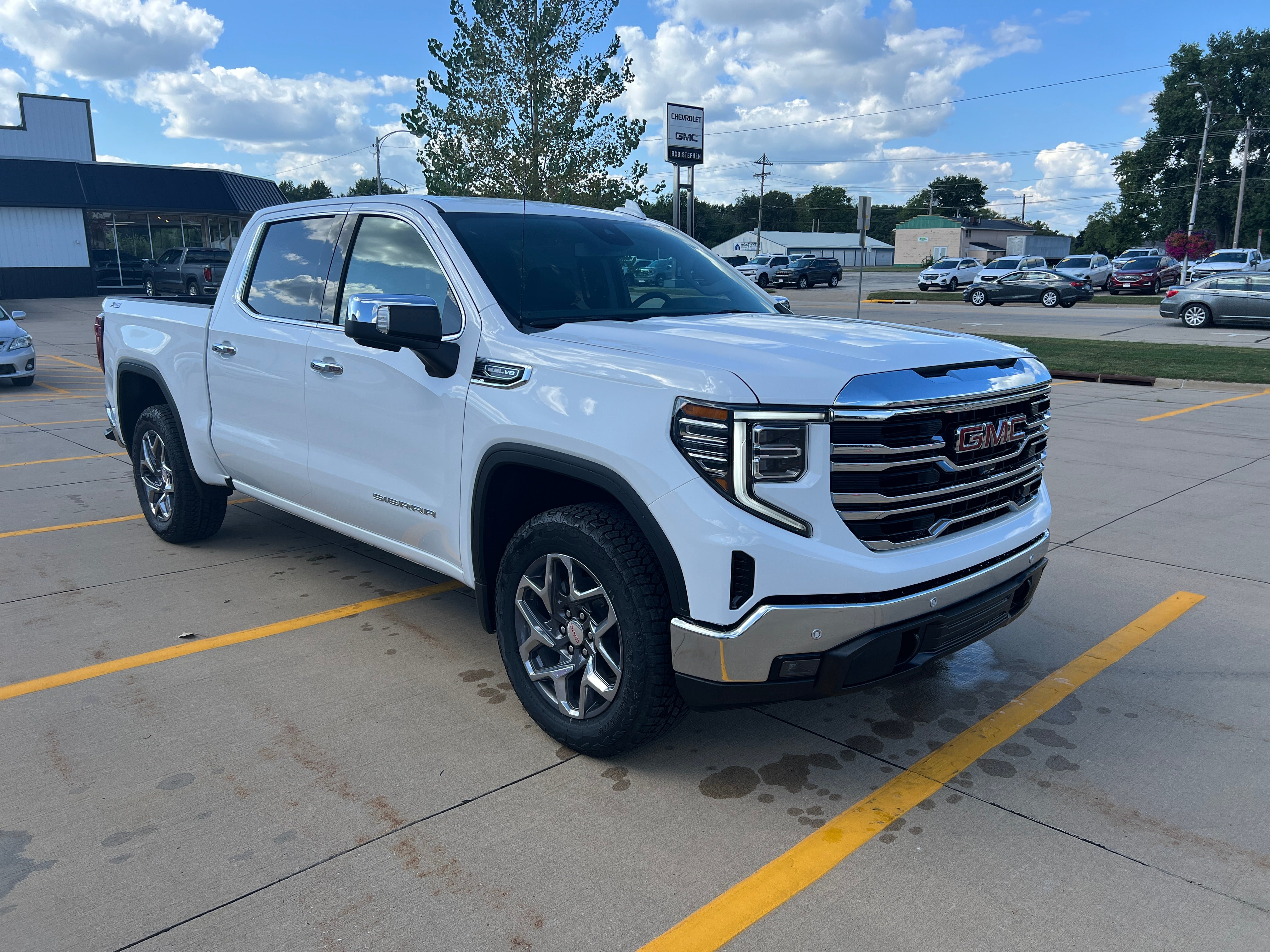 2026 GMC Sierra 1500 SLT