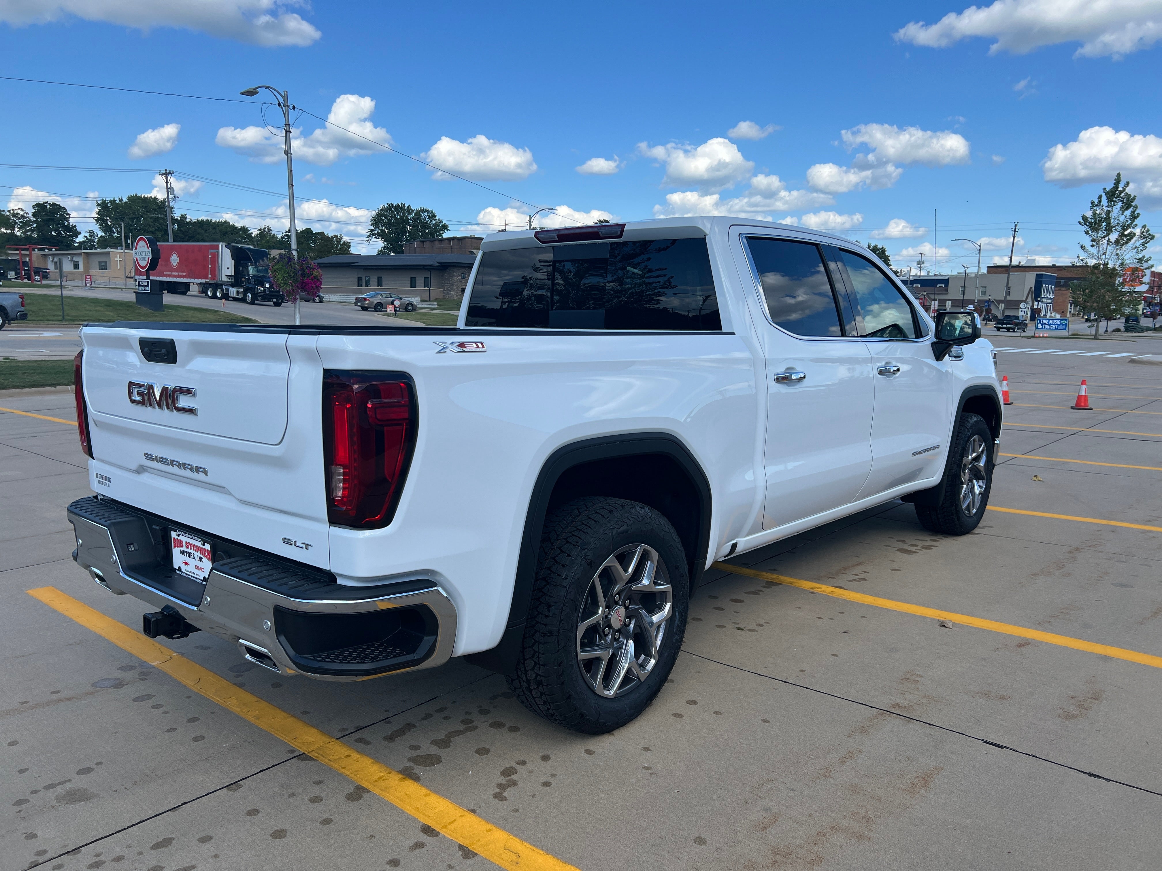2026 GMC Sierra 1500 SLT