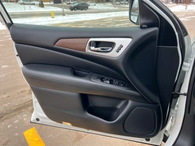 2018 Nissan Pathfinder Platinum