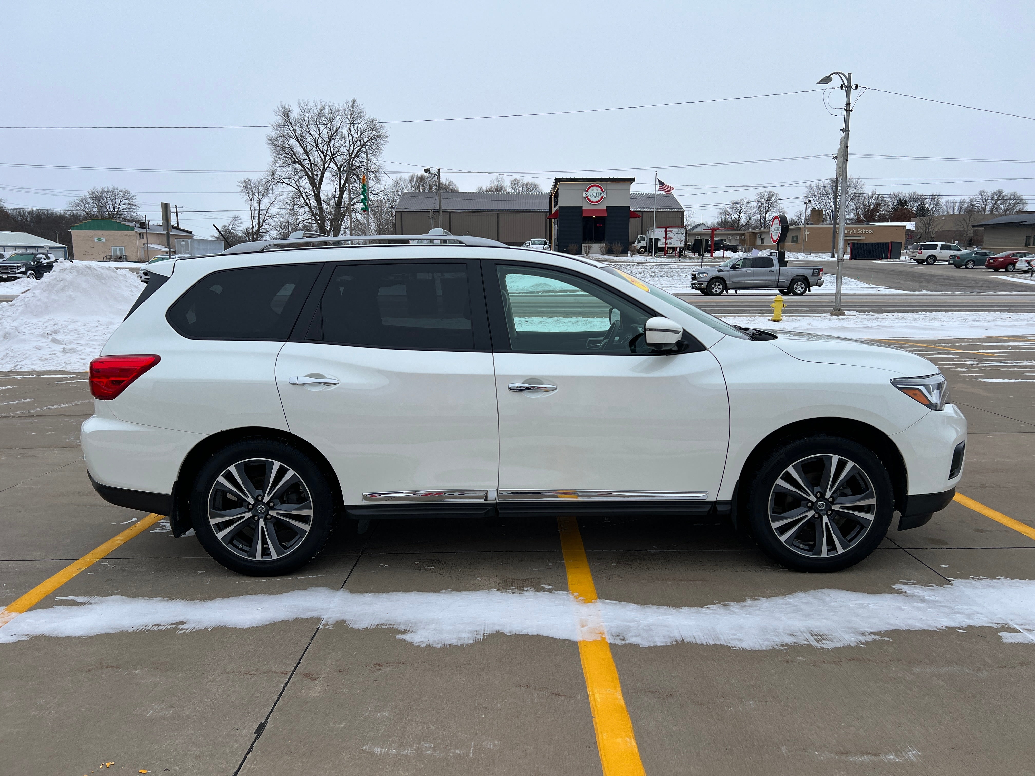 2018 Nissan Pathfinder Platinum